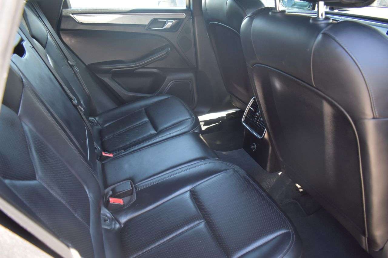 2016 PORSCHE MACAN 2016 PORSCHE MACAN