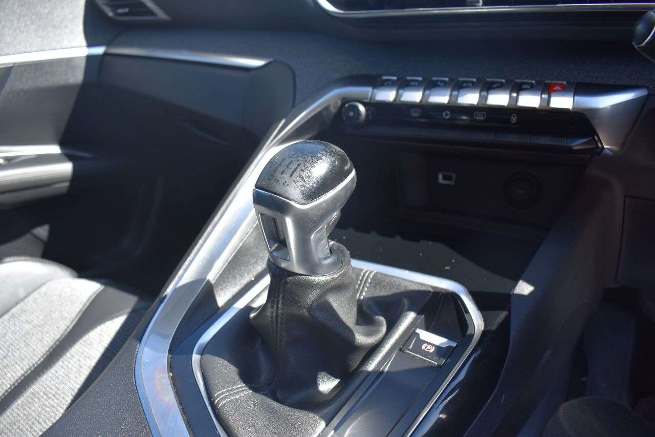 2017 PEUGEOT 3008 2017 PEUGEOT 3008