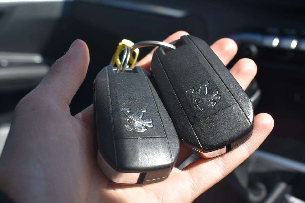 2017 PEUGEOT 3008 2017 PEUGEOT 3008