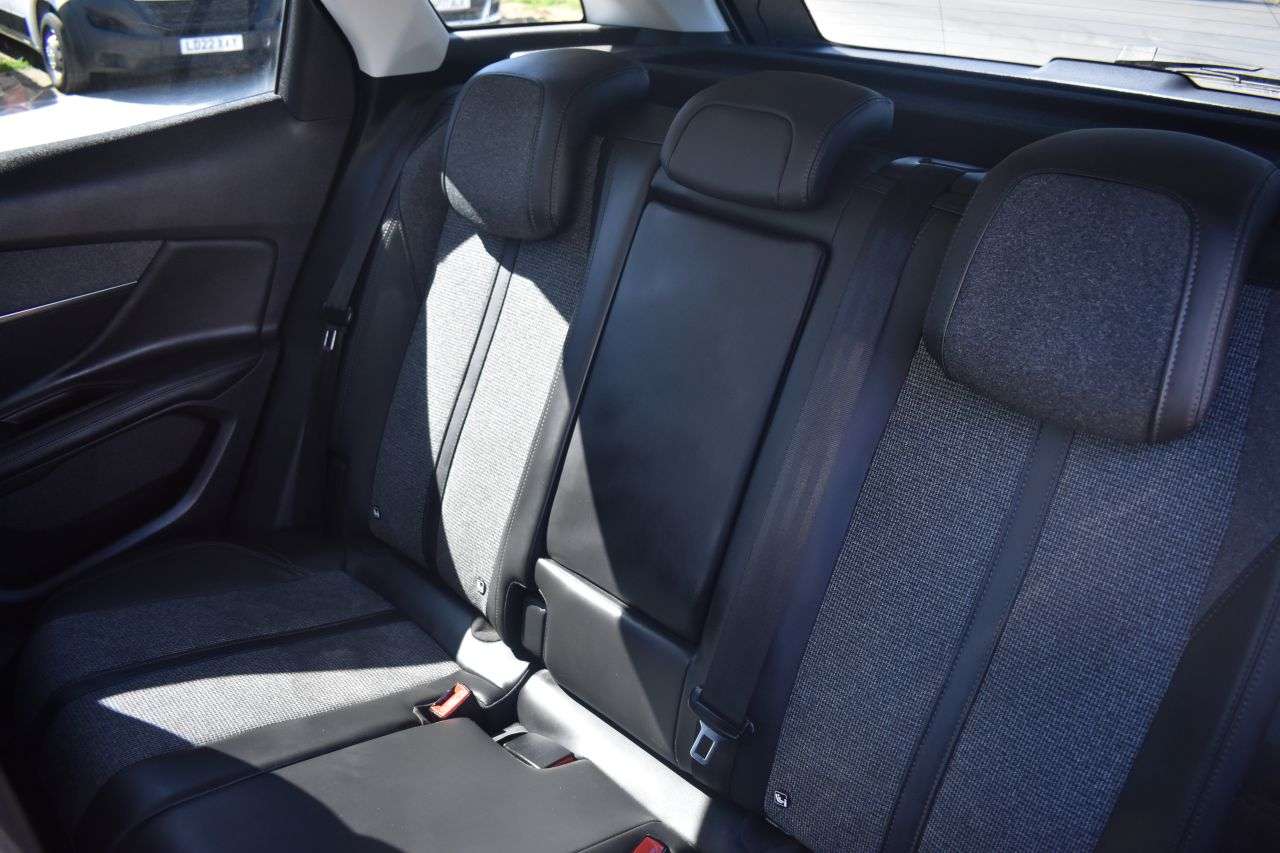 2017 PEUGEOT 3008 2017 PEUGEOT 3008