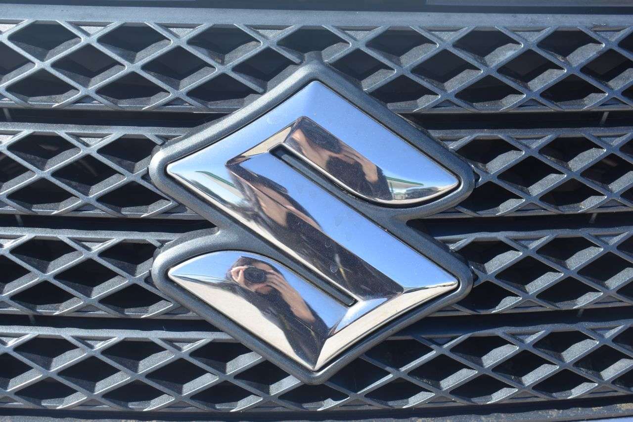 A 2013 SUZUKI GRAND VITARA 2.4 VVT SZ5 SUV 5dr Petrol Manual 4WD Euro 5 (169 ps) ***128 AA CHECK*** A 2013 SUZUKI GRAND VITARA 2.4 VVT SZ5 SUV 5dr Petrol Manual 4WD Euro 5 (169 ps) ***128 AA CHECK***