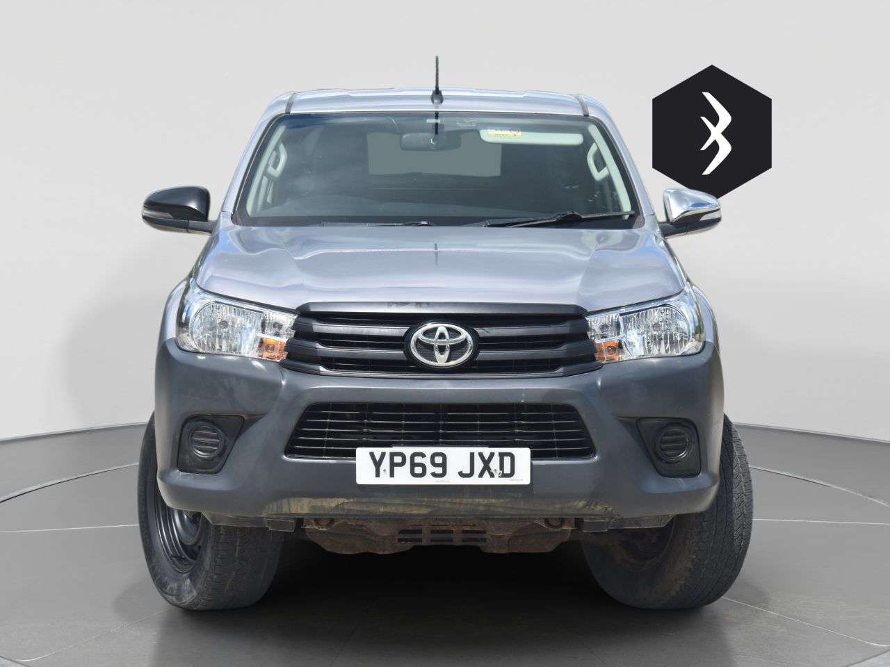 A 2019 TOYOTA HI-LUX 2.4 D-4D Active Pickup Extended Cab 4dr Diesel Manual 4WD Euro 6 (3.5t) (15 A 2019 TOYOTA HI-LUX 2.4 D-4D Active Pickup Extended Cab 4dr Diesel Manual 4WD Euro 6 (3.5t) (15