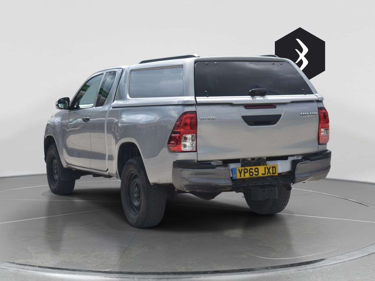 A 2019 TOYOTA HI-LUX 2.4 D-4D Active Pickup Extended Cab 4dr Diesel Manual 4WD Euro 6 (3.5t) (15 A 2019 TOYOTA HI-LUX 2.4 D-4D Active Pickup Extended Cab 4dr Diesel Manual 4WD Euro 6 (3.5t) (15