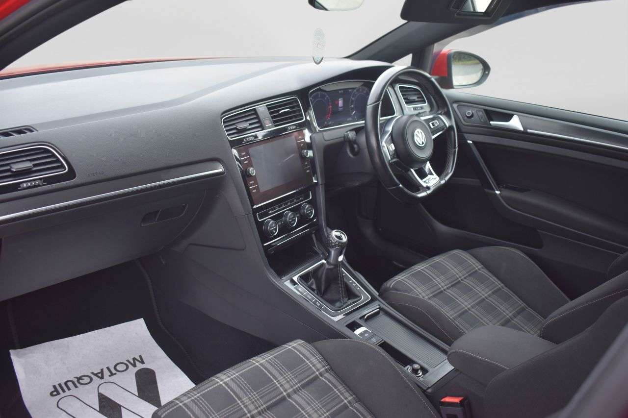2017 VOLKSWAGEN GOLF 2017 VOLKSWAGEN GOLF