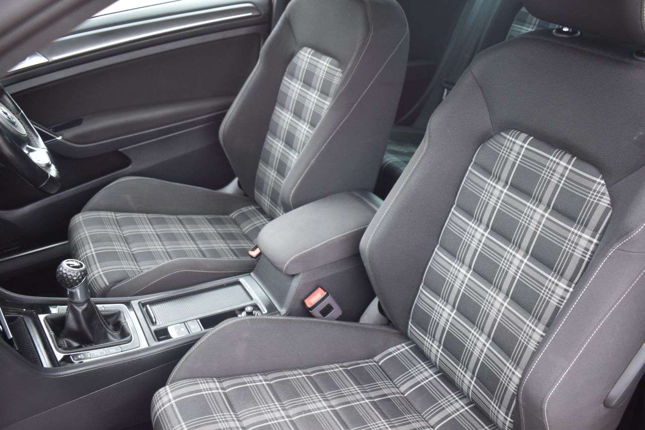 2017 VOLKSWAGEN GOLF 2017 VOLKSWAGEN GOLF