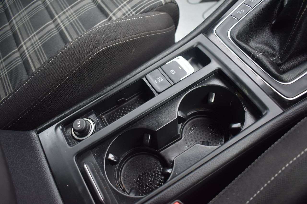 2017 VOLKSWAGEN GOLF 2017 VOLKSWAGEN GOLF