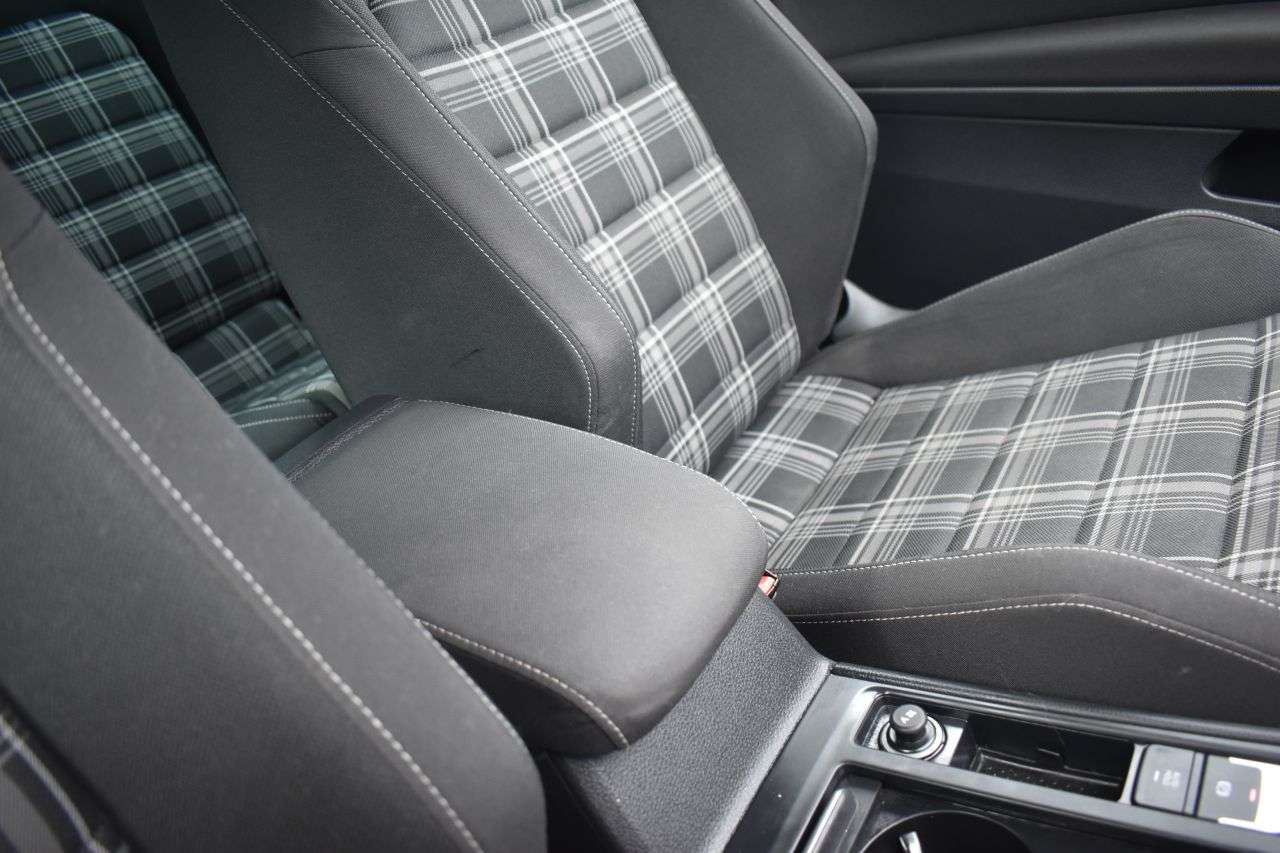 2017 VOLKSWAGEN GOLF 2017 VOLKSWAGEN GOLF