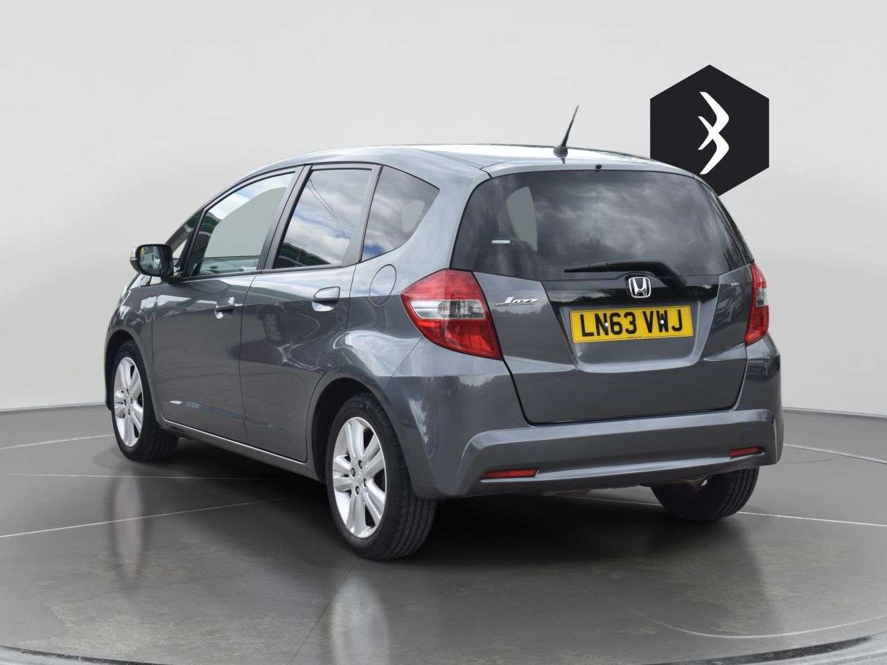 A 2013 HONDA JAZZ 1.4 i-VTEC ES Plus Hatchback 5dr Petrol CVT Euro 5 (99 ps) ***128 AA CHECK A 2013 HONDA JAZZ 1.4 i-VTEC ES Plus Hatchback 5dr Petrol CVT Euro 5 (99 ps) ***128 AA CHECK