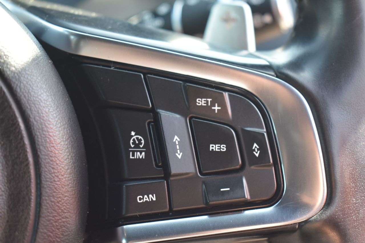 2017 JAGUAR F-PACE 2017 JAGUAR F-PACE