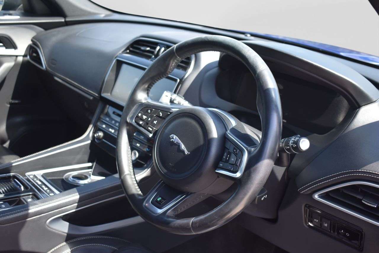 2017 JAGUAR F-PACE 2017 JAGUAR F-PACE