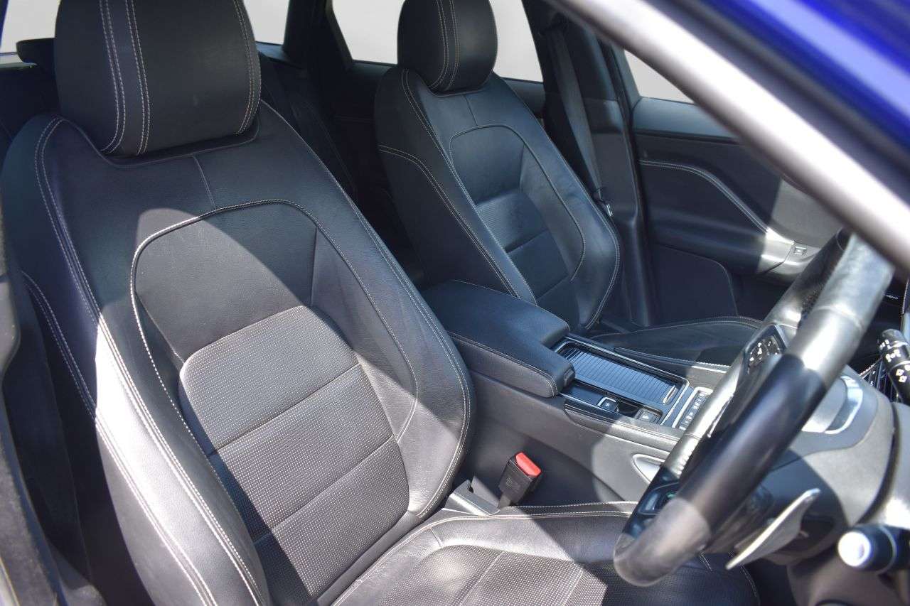2017 JAGUAR F-PACE 2017 JAGUAR F-PACE