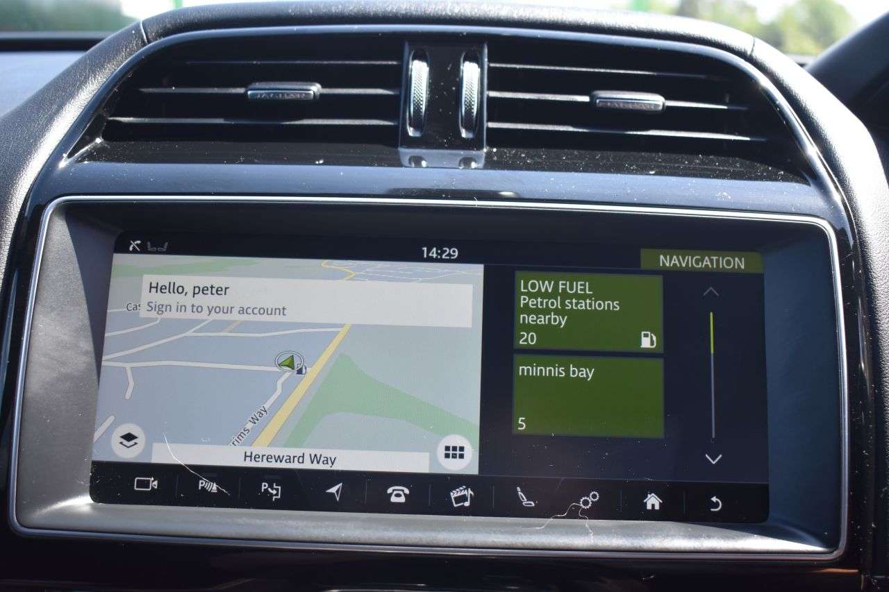 2017 JAGUAR F-PACE 2017 JAGUAR F-PACE