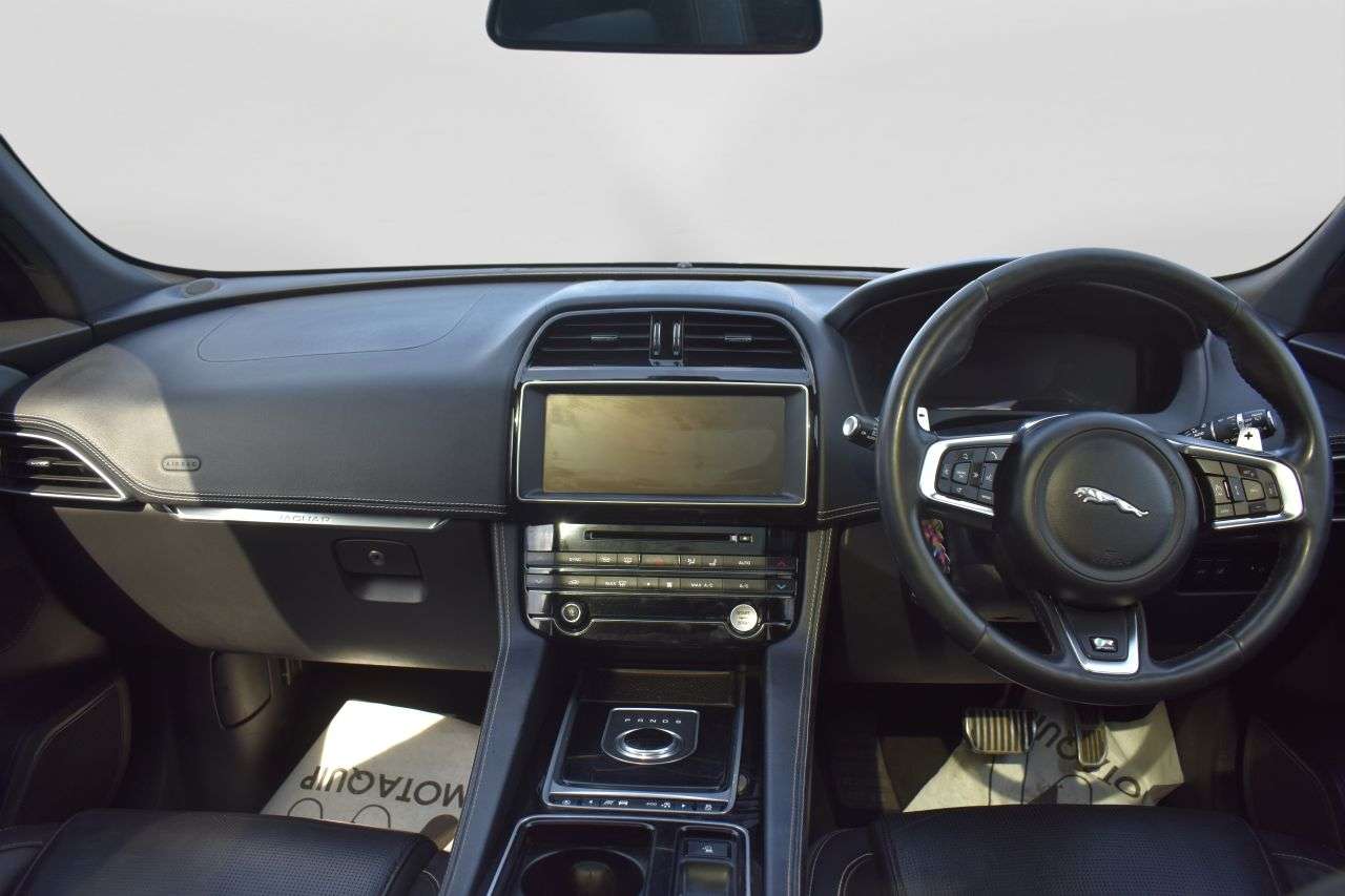 2017 JAGUAR F-PACE 2017 JAGUAR F-PACE