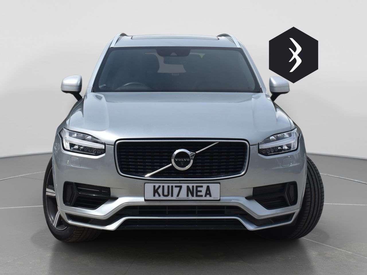 A 2017 VOLVO XC90 2.0h T8 Twin Engine 10.4kWh R-Design Pro SUV 5dr Petrol Plug-in Hybrid Auto A 2017 VOLVO XC90 2.0h T8 Twin Engine 10.4kWh R-Design Pro SUV 5dr Petrol Plug-in Hybrid Auto