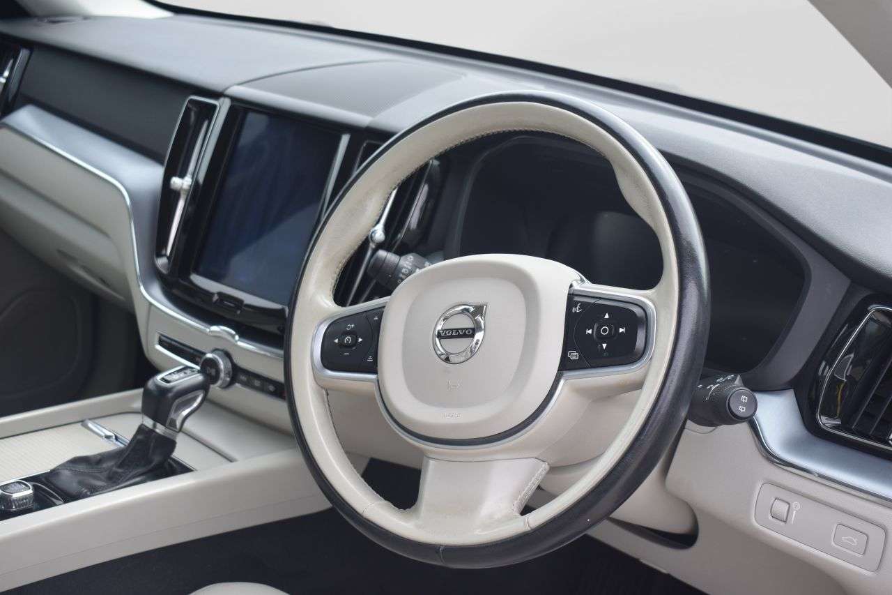 2019 VOLVO XC60 2019 VOLVO XC60