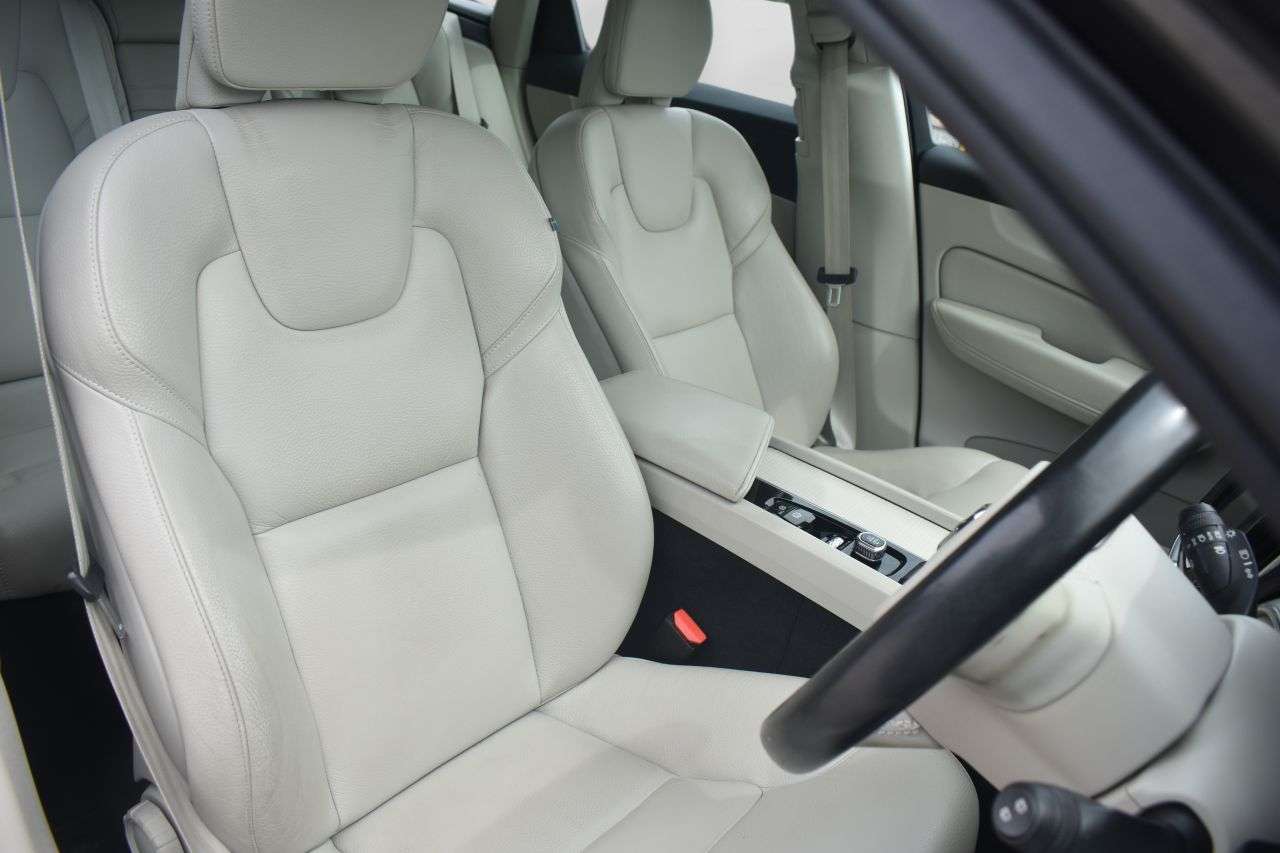 2019 VOLVO XC60 2019 VOLVO XC60