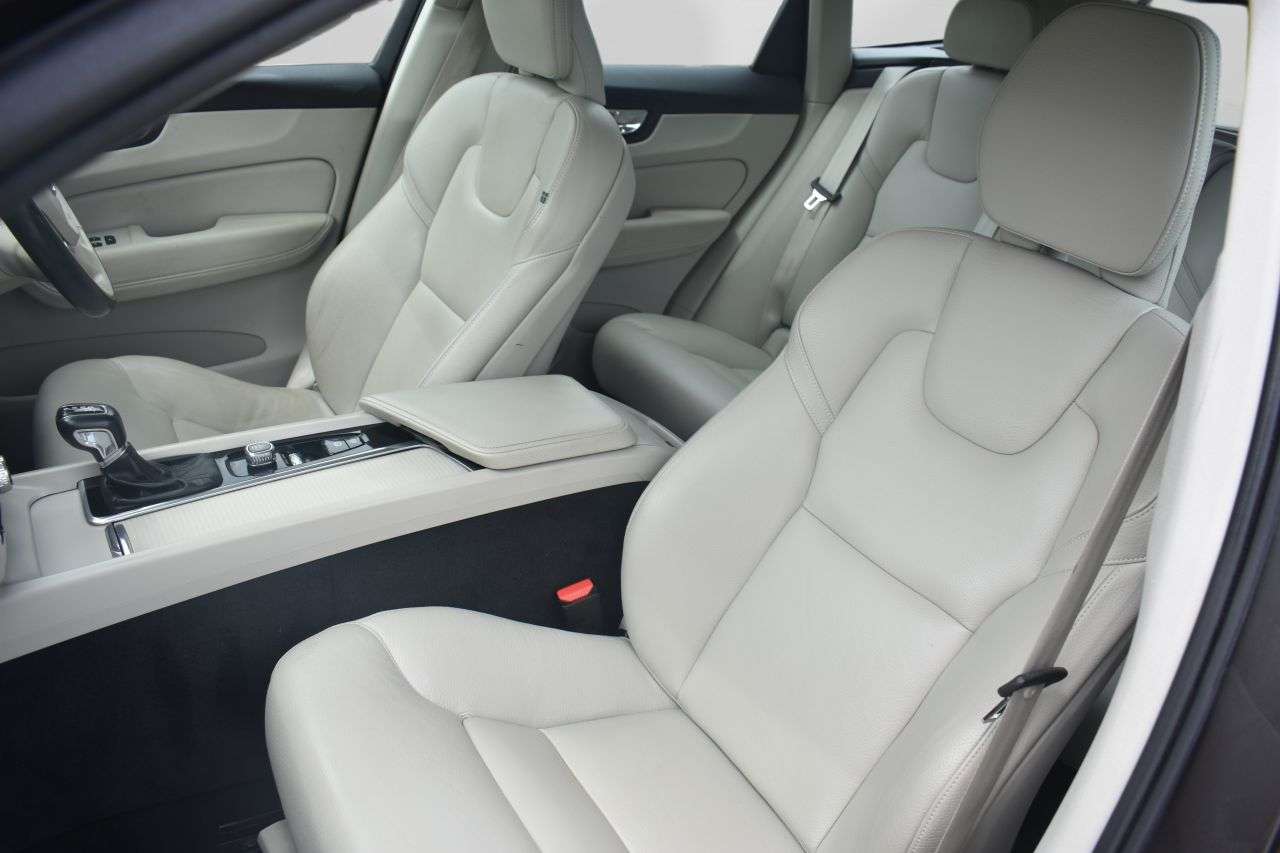2019 VOLVO XC60 2019 VOLVO XC60