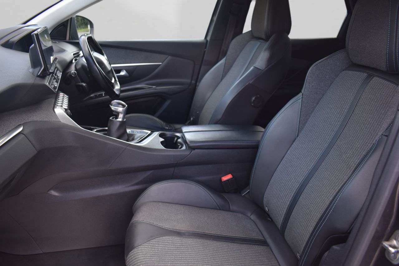 2021 PEUGEOT 3008 2021 PEUGEOT 3008