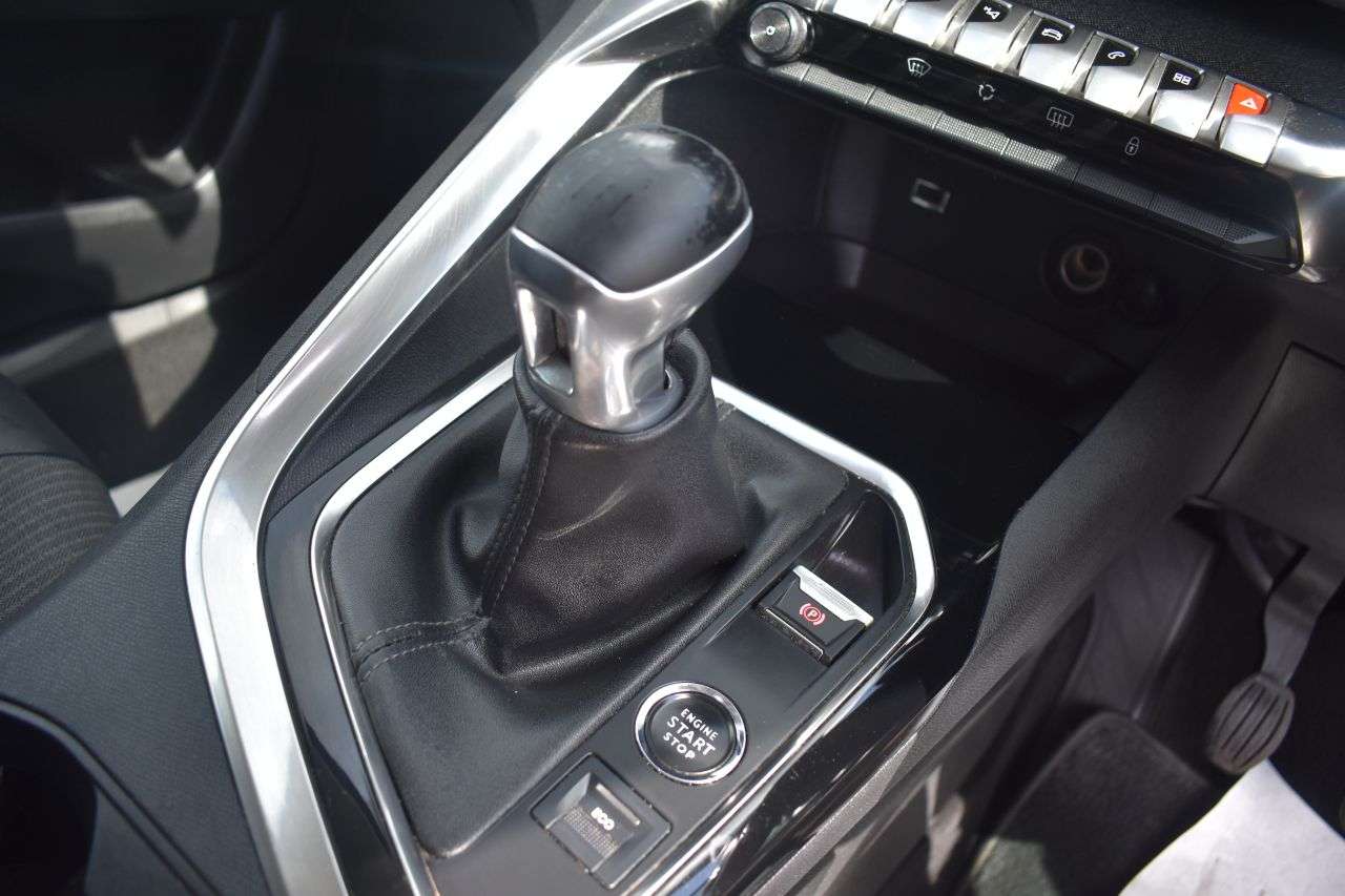 2021 PEUGEOT 3008 2021 PEUGEOT 3008