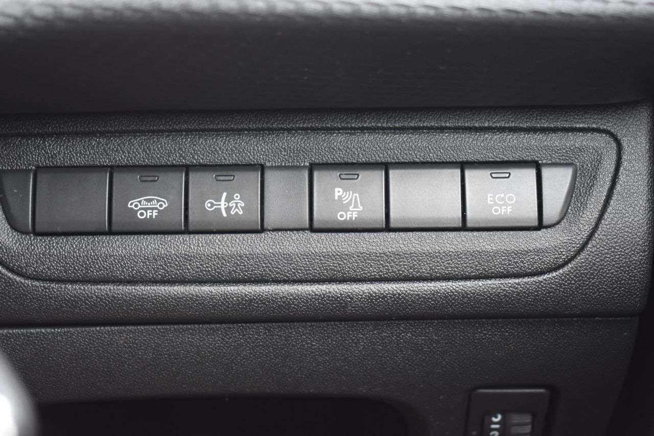 2018 PEUGEOT 2008 2018 PEUGEOT 2008