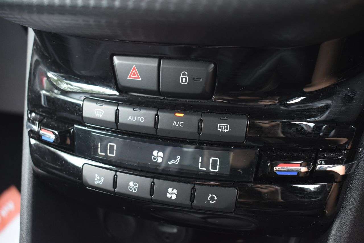 2018 PEUGEOT 2008 2018 PEUGEOT 2008