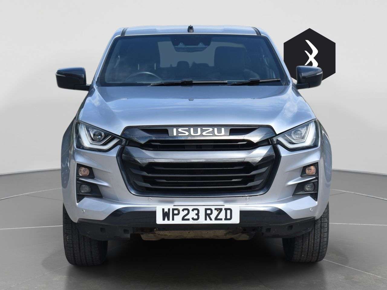 A 2023 ISUZU D-MAX 1.9 TD V-Cross Pickup Double Cab 4dr Diesel Auto 4WD Euro 6 (s/s) (164 ps) A 2023 ISUZU D-MAX 1.9 TD V-Cross Pickup Double Cab 4dr Diesel Auto 4WD Euro 6 (s/s) (164 ps)