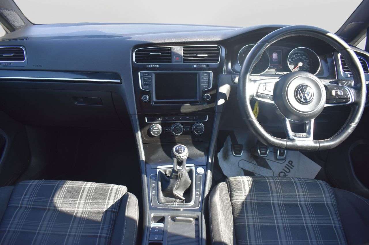 2017 VOLKSWAGEN GOLF 2017 VOLKSWAGEN GOLF