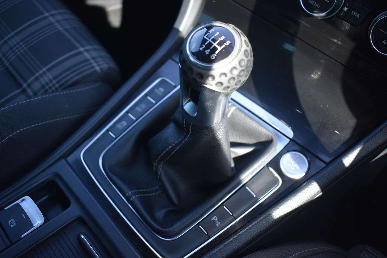 2017 VOLKSWAGEN GOLF 2017 VOLKSWAGEN GOLF