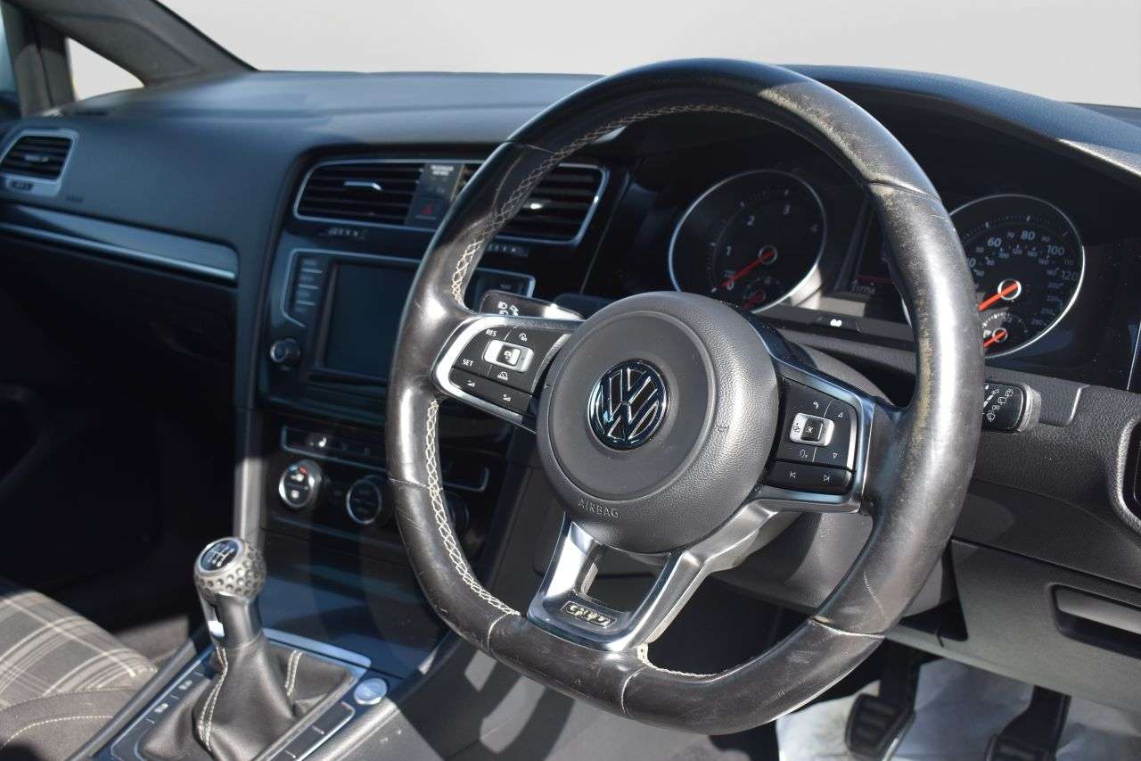2017 VOLKSWAGEN GOLF 2017 VOLKSWAGEN GOLF