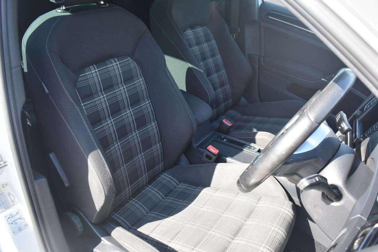 2017 VOLKSWAGEN GOLF 2017 VOLKSWAGEN GOLF