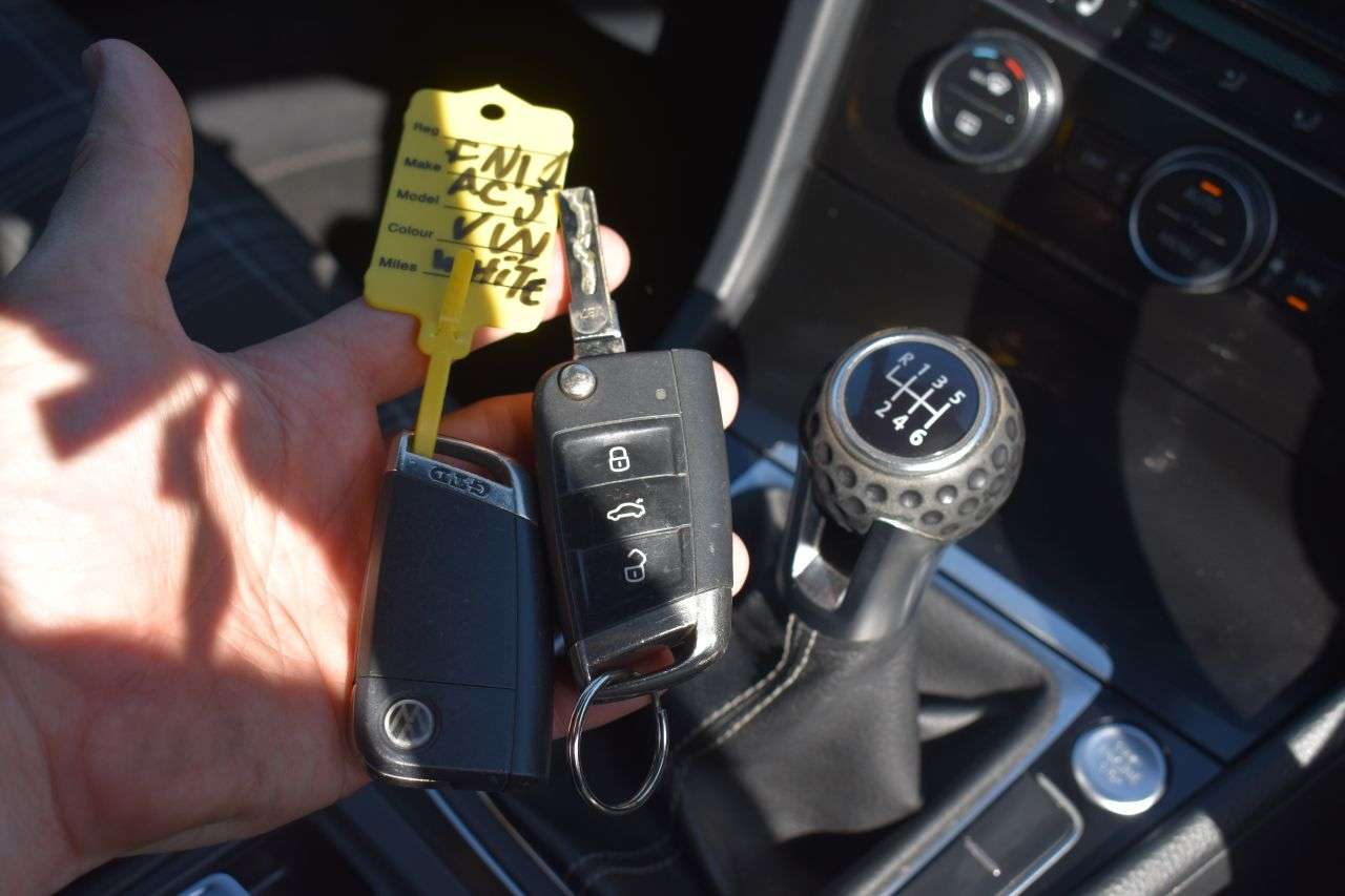 2017 VOLKSWAGEN GOLF 2017 VOLKSWAGEN GOLF