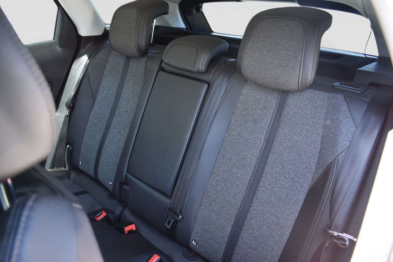2017 PEUGEOT 3008 2017 PEUGEOT 3008