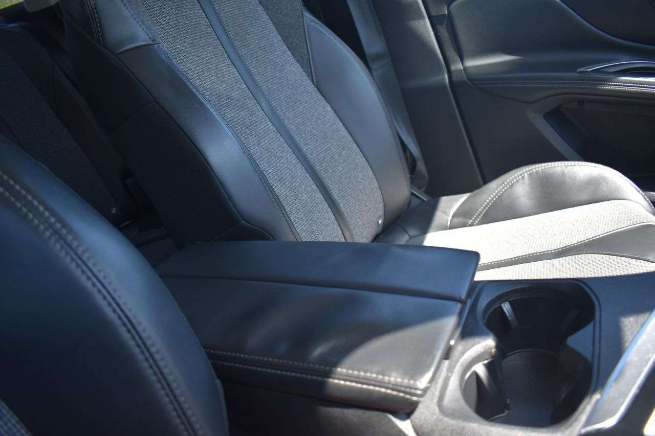 2017 PEUGEOT 3008 2017 PEUGEOT 3008