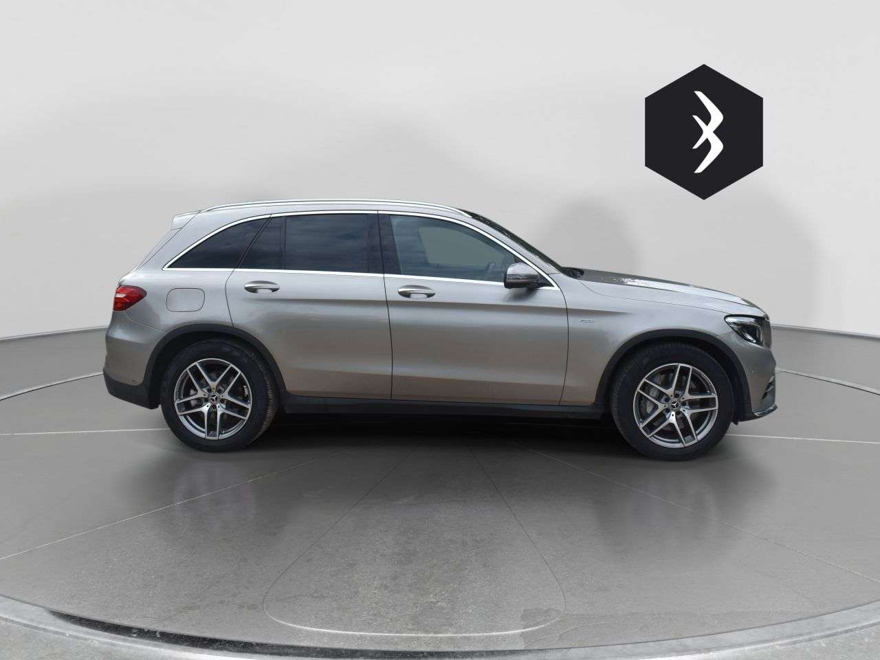 A 2019 MERCEDES-BENZ GLC 2.1 GLC220d AMG Line (Premium Plus) SUV 5dr Diesel G-Tronic+ 4MATIC Euro 6 A 2019 MERCEDES-BENZ GLC 2.1 GLC220d AMG Line (Premium Plus) SUV 5dr Diesel G-Tronic+ 4MATIC Euro 6