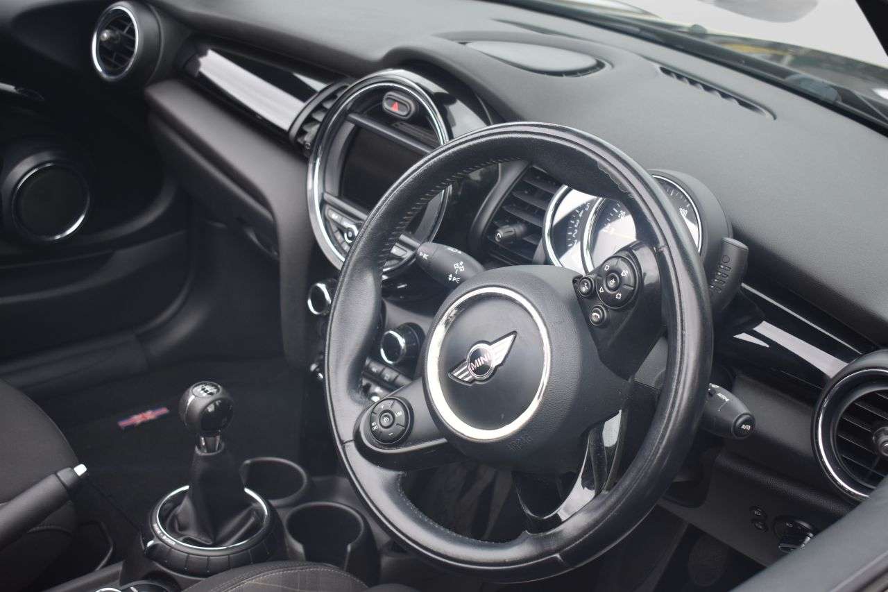 2017 MINI CONVERTIBLE 2017 MINI CONVERTIBLE