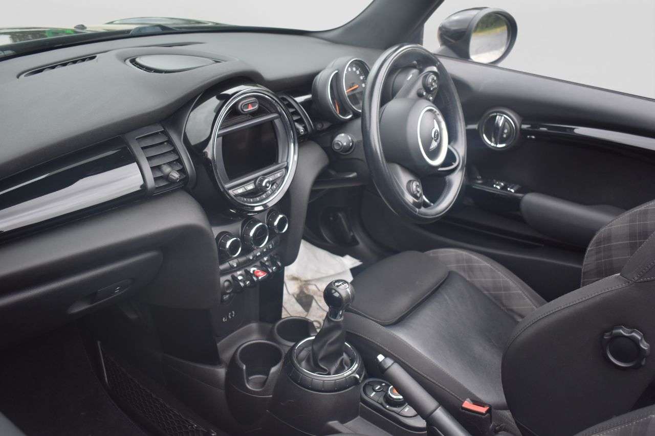 2017 MINI CONVERTIBLE 2017 MINI CONVERTIBLE