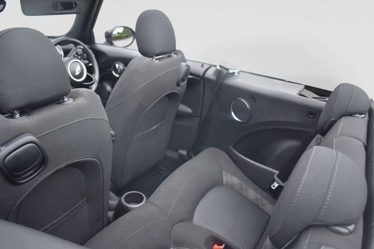 2017 MINI CONVERTIBLE 2017 MINI CONVERTIBLE