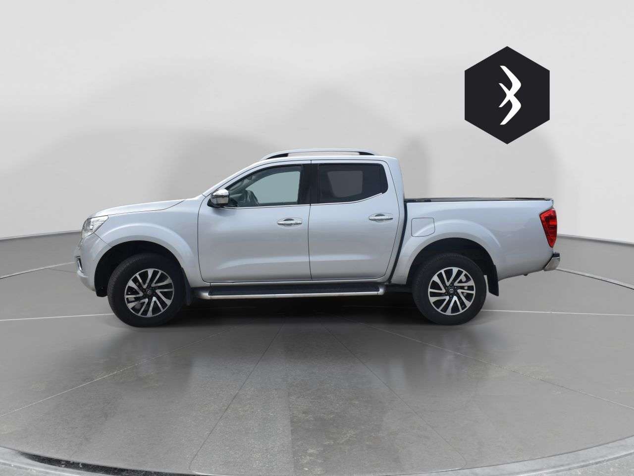 A 2017 NISSAN NAVARA 2.3 dCi Tekna Pickup Double Cab 4dr Diesel Auto 4WD Euro 6 (190 ps) ***128 A 2017 NISSAN NAVARA 2.3 dCi Tekna Pickup Double Cab 4dr Diesel Auto 4WD Euro 6 (190 ps) ***128