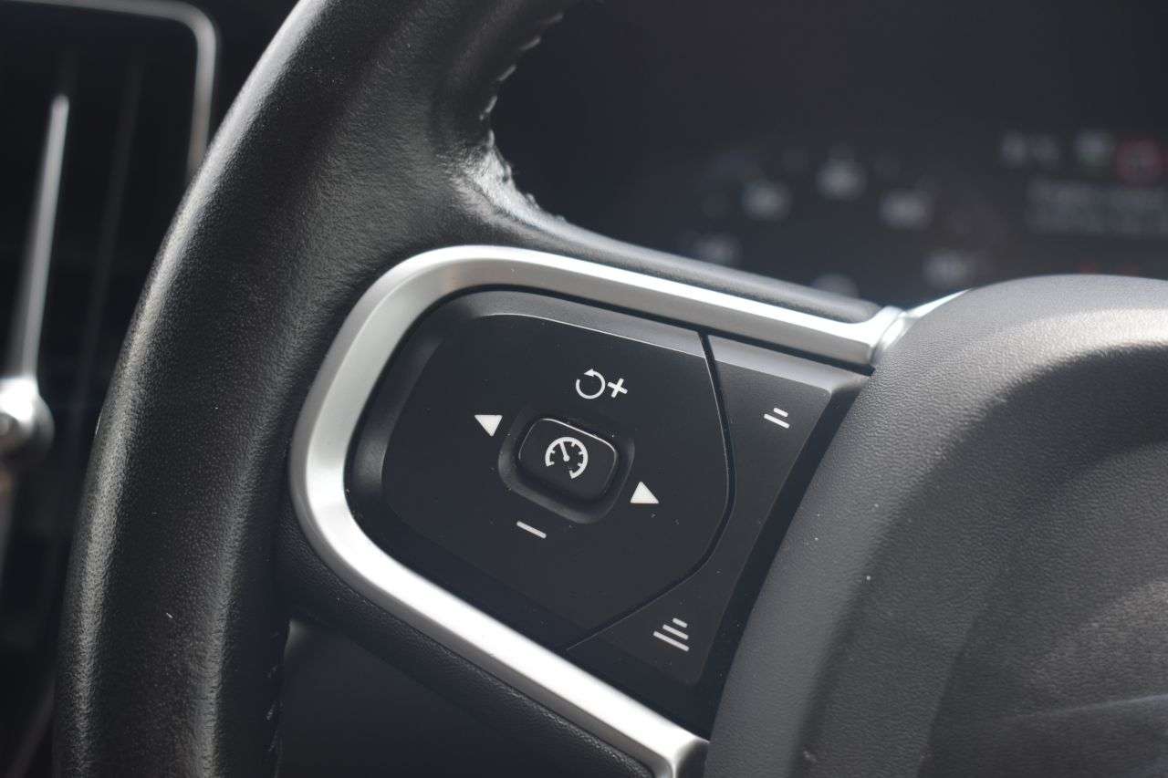 2021 VOLVO XC60 2021 VOLVO XC60