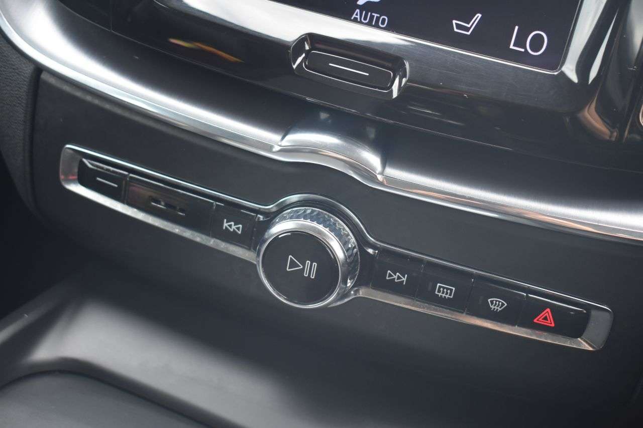 2021 VOLVO XC60 2021 VOLVO XC60