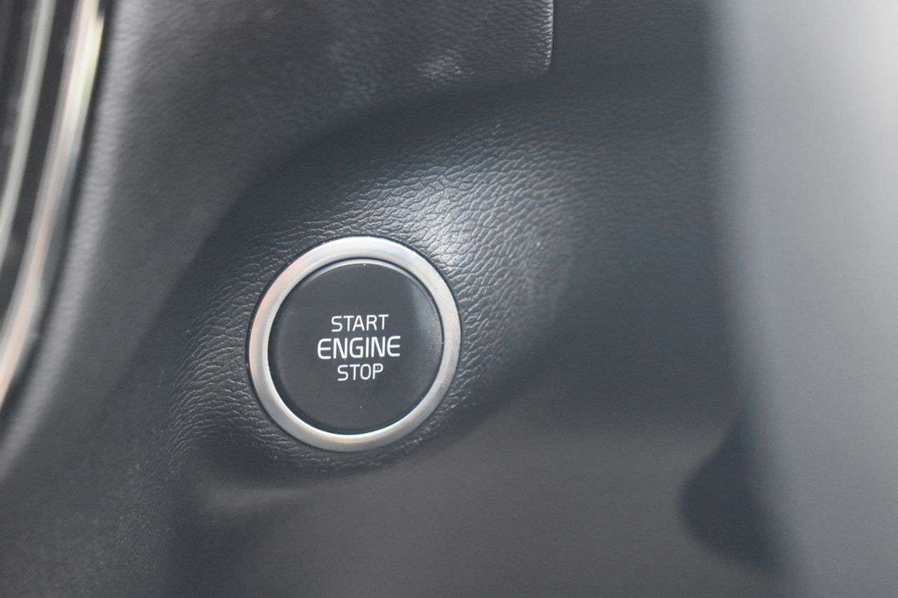 2023 VOLVO XC40 2023 VOLVO XC40