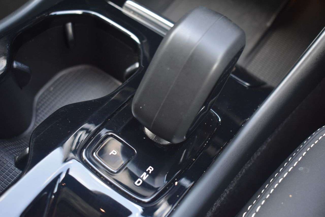 2023 VOLVO XC40 2023 VOLVO XC40