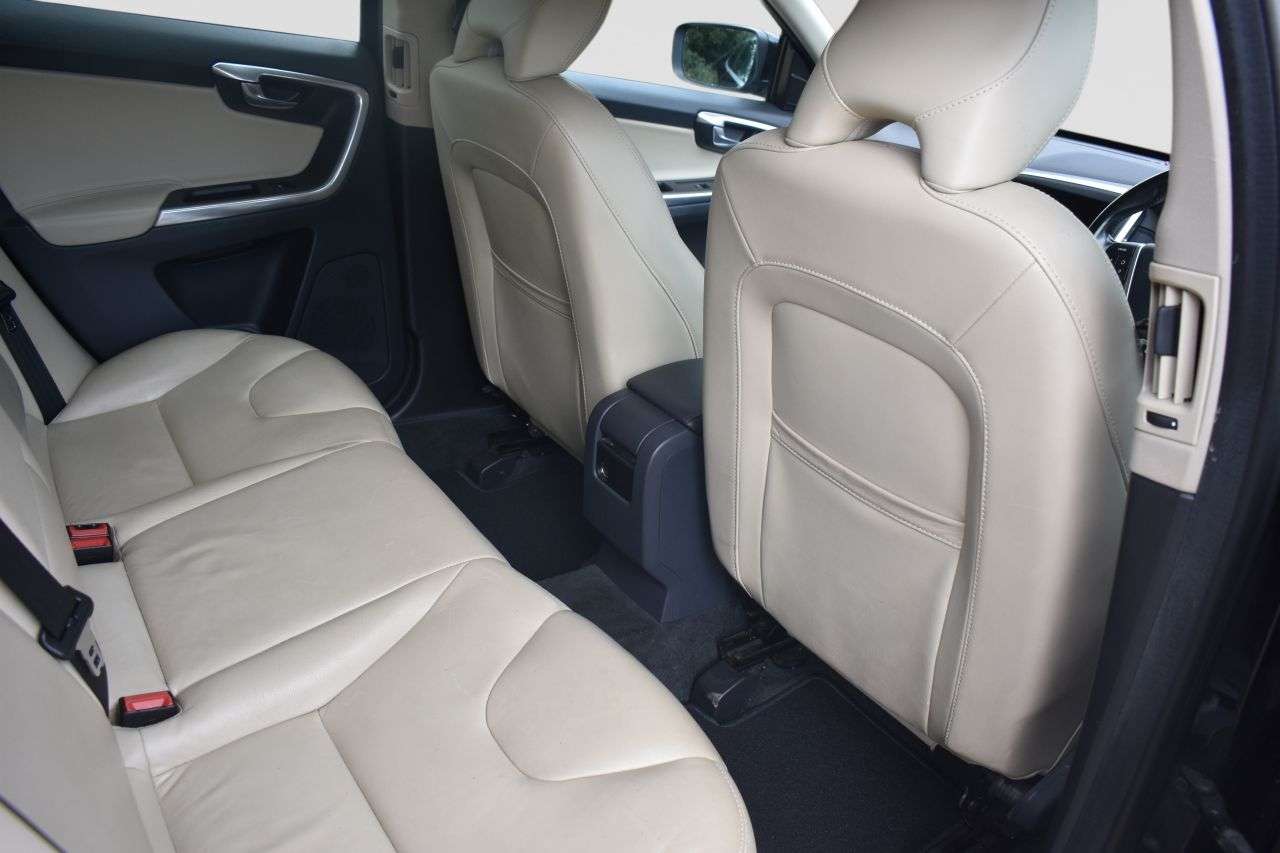 2015 VOLVO XC60 2015 VOLVO XC60