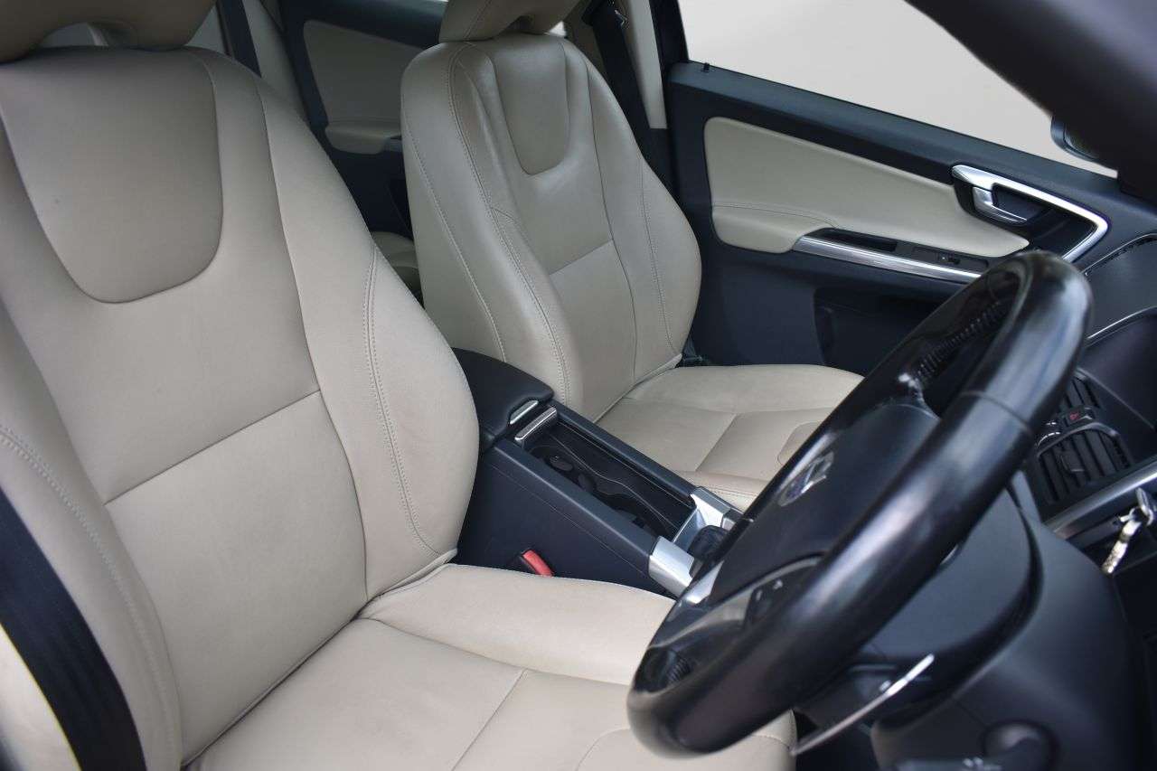 2015 VOLVO XC60 2015 VOLVO XC60