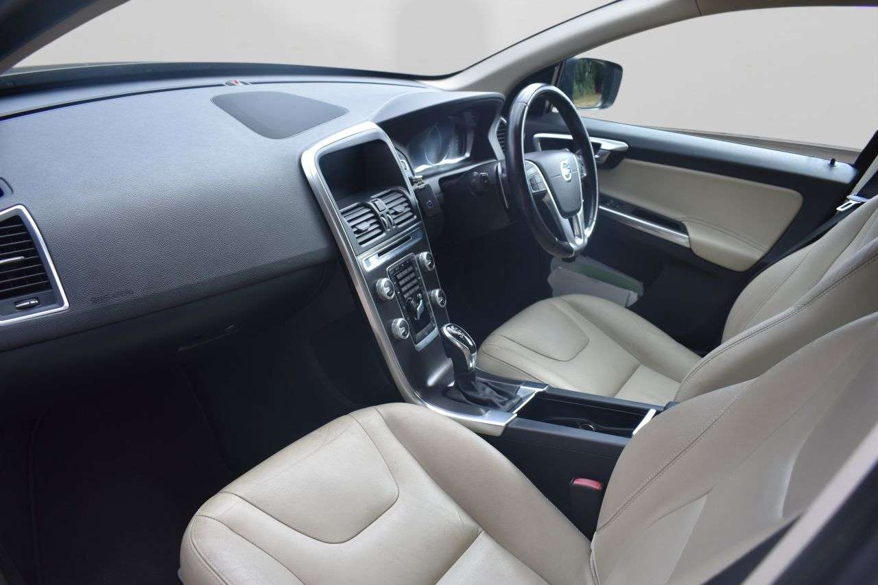 2015 VOLVO XC60 2015 VOLVO XC60