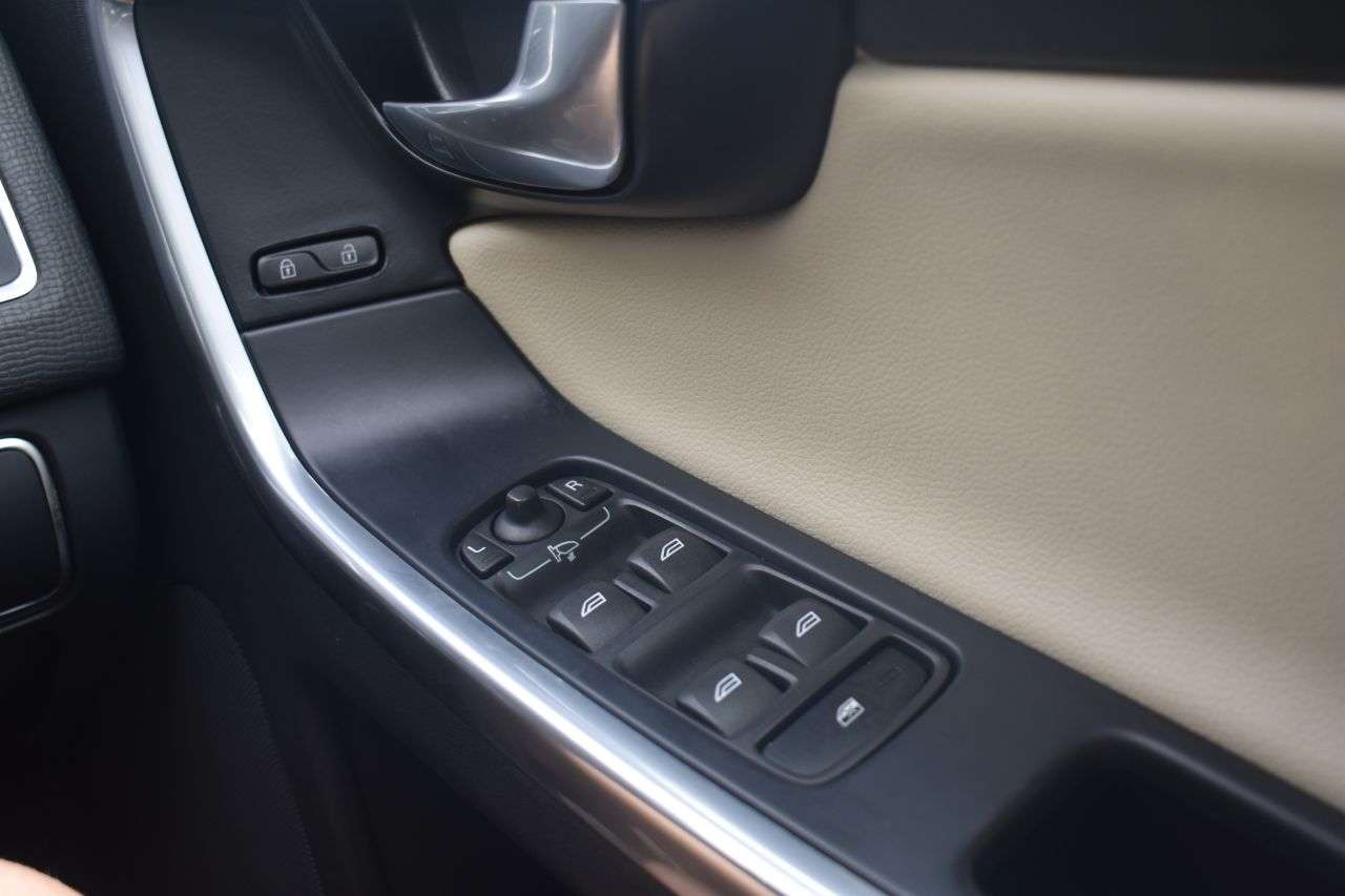 2015 VOLVO XC60 2015 VOLVO XC60