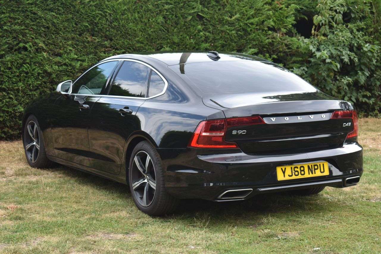 2018 VOLVO S90 2018 VOLVO S90