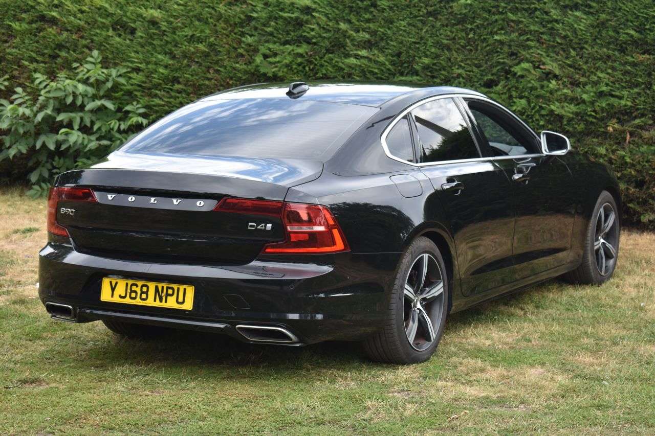 2018 VOLVO S90 2018 VOLVO S90