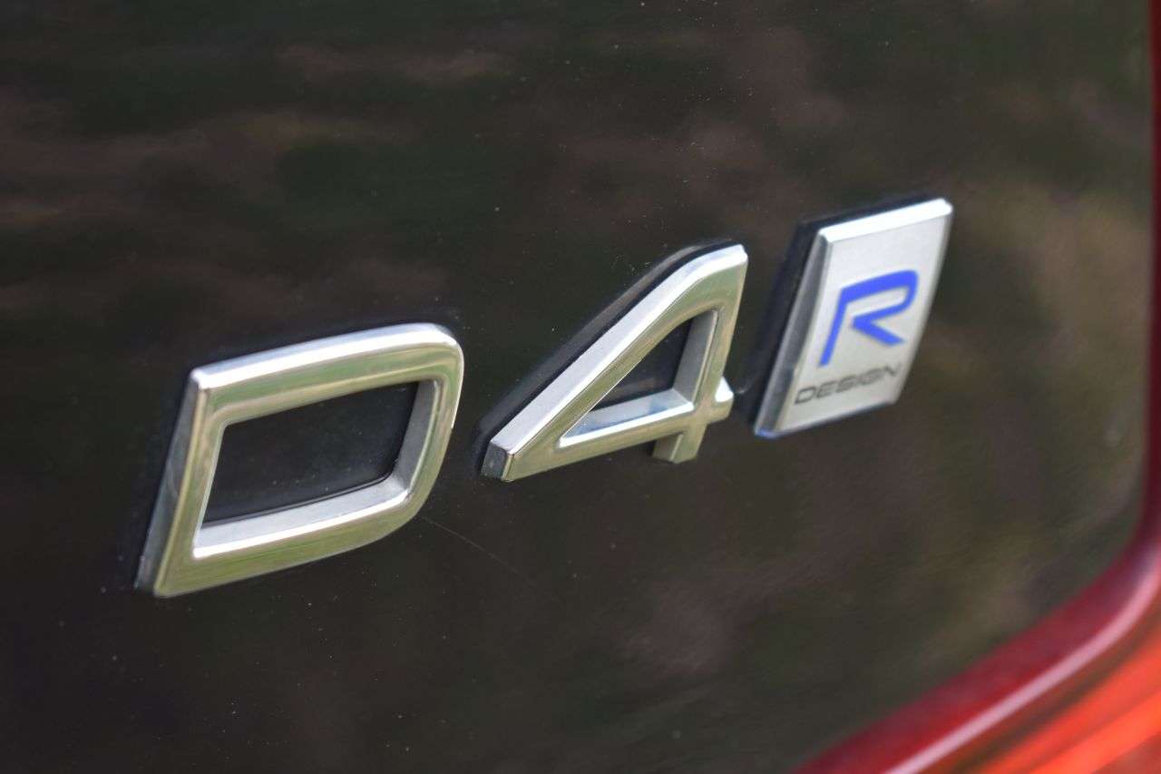 2018 VOLVO S90 2018 VOLVO S90