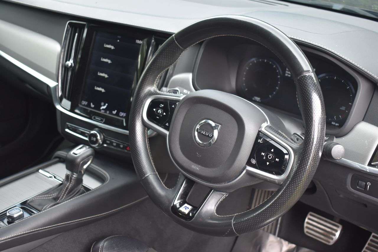 2018 VOLVO S90 2018 VOLVO S90